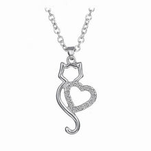 New Lovely Cat Paw Black White 2 cat On Heart Crystal Pendant Necklace For Women Girl Best Friend Gift Small Cat Jewelry